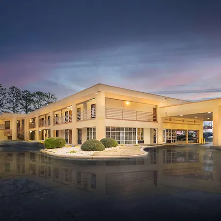 Days Inn By Wyndham Atlanta Stone Mountain